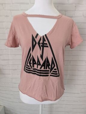Def Leppard Pink Cutout V‑Neck Graphic Tee
